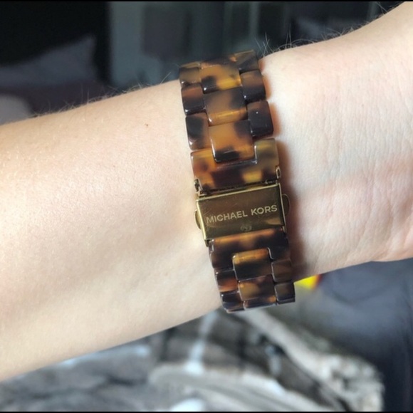 MK tortoise watch - Picture 4 of 5